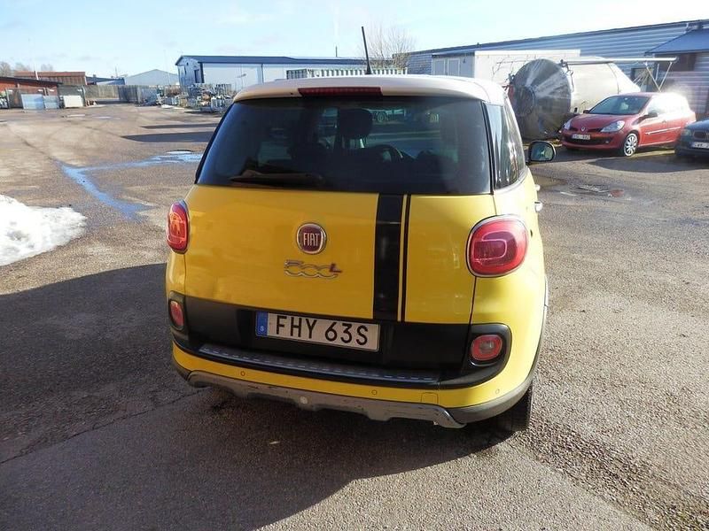 Begagnad Fiat 500L Cross 84 HK (61 kW) 2014 Gul Minibuss