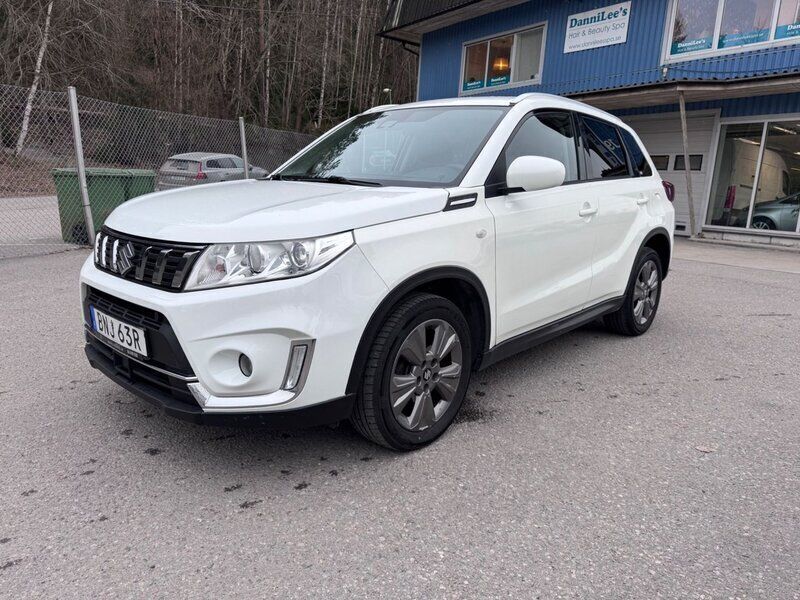 Vit Begagnad 2019 Suzuki Vitara SUV | 124 900 kr - Bild 1/4