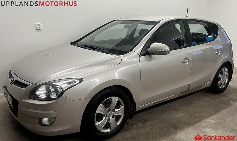 Ljusbrun (brun) Begagnad 2009 Hyundai i30 Halvkombi | 33 900 kr (Marknadspris) - Bild 1/4
