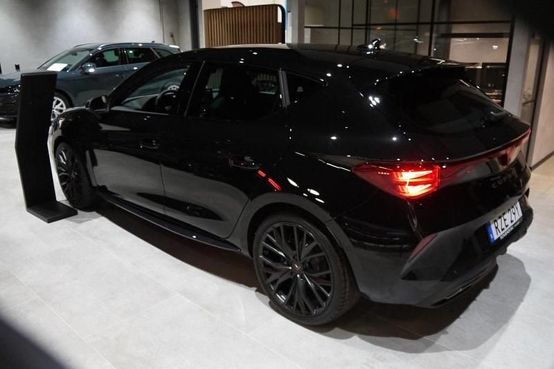 Ny Cupra Leon 2026 Svart