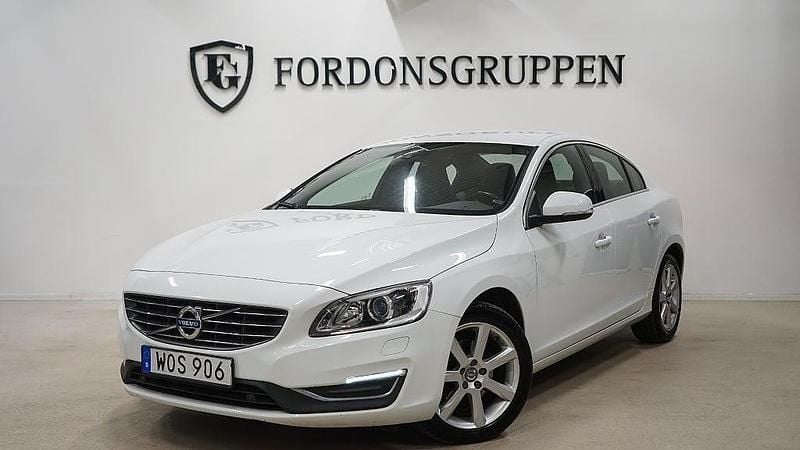 Vit Begagnad 2016 Volvo S60 Business Edition Sedan | 159 800 kr (Marknadspris) - Bild 1/4