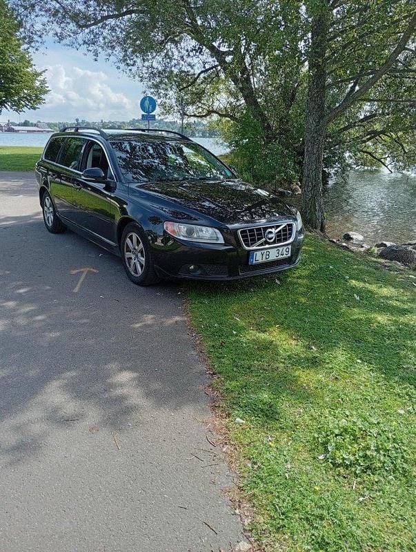 Svart Begagnad 2012 Volvo V70 Momentum Kombi | 59 000 kr (Marknadspris) - Bild 1/3
