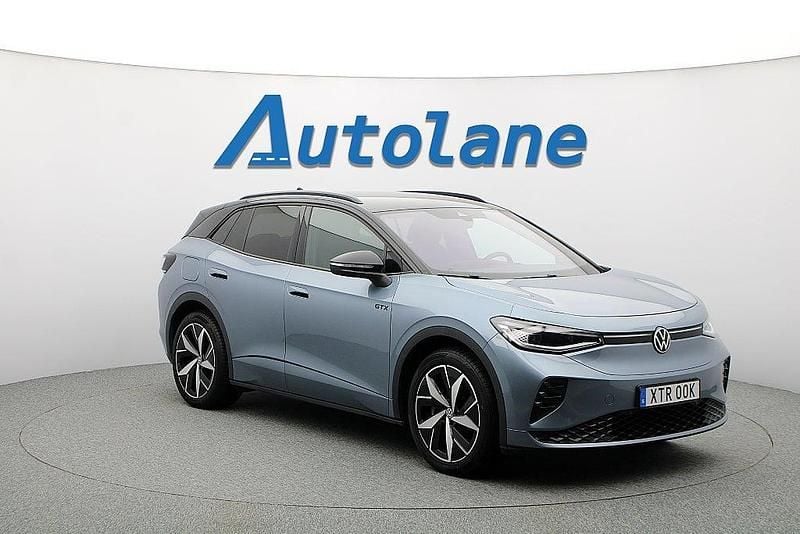 Ljusblå Begagnad 2022 VW ID.4 GTX SUV | 369 900 kr (Marknadspris) - Bild 1/3