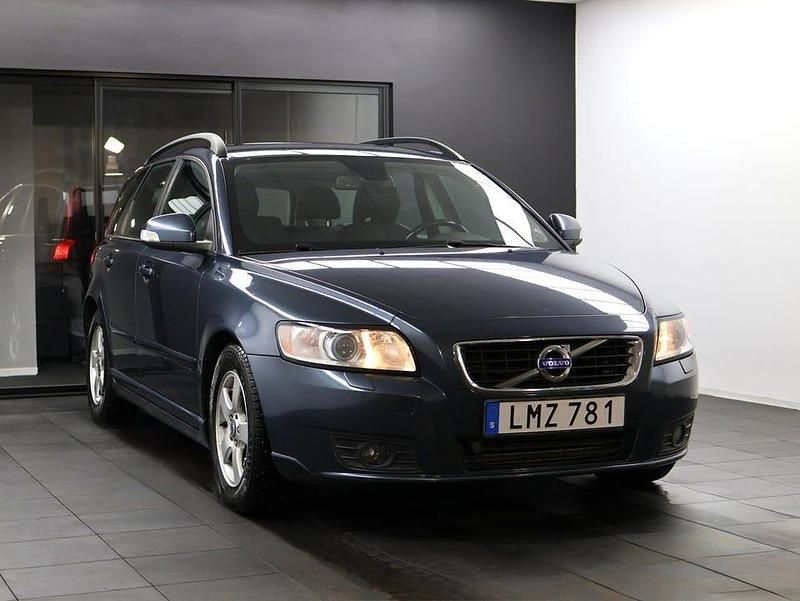 Begagnad Volvo V50 Momentum 117 HK (86 kW) 2011 Blå Kombi