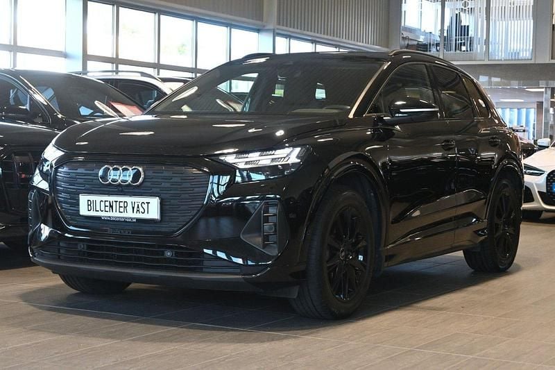 Svart Begagnad 2022 Audi Q4 e-tron Proline SUV | 369 000 kr (Lite dyr) - Bild 1/4