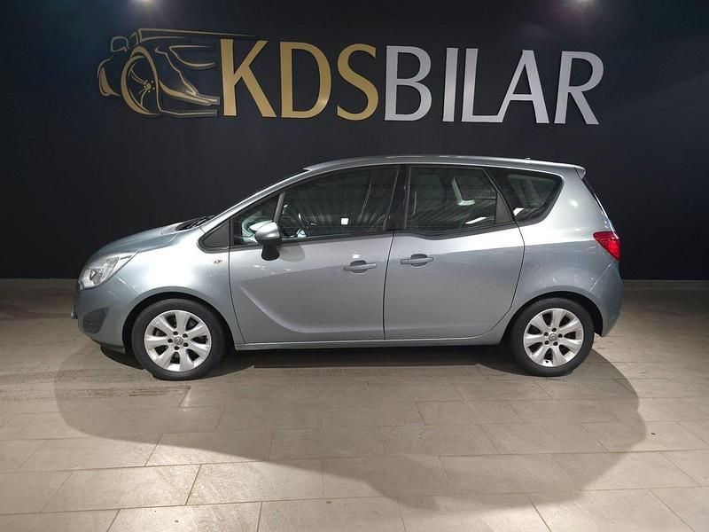 Grå Begagnad 2010 Opel Meriva Edition Minibuss | 59 500 kr (Marknadspris) - Bild 1/4