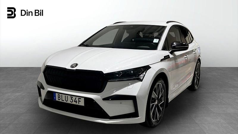 Vit Begagnad 2022 Skoda Enyaq iV SportLine SUV | 339 900 kr (Marknadspris) - Bild 1/4