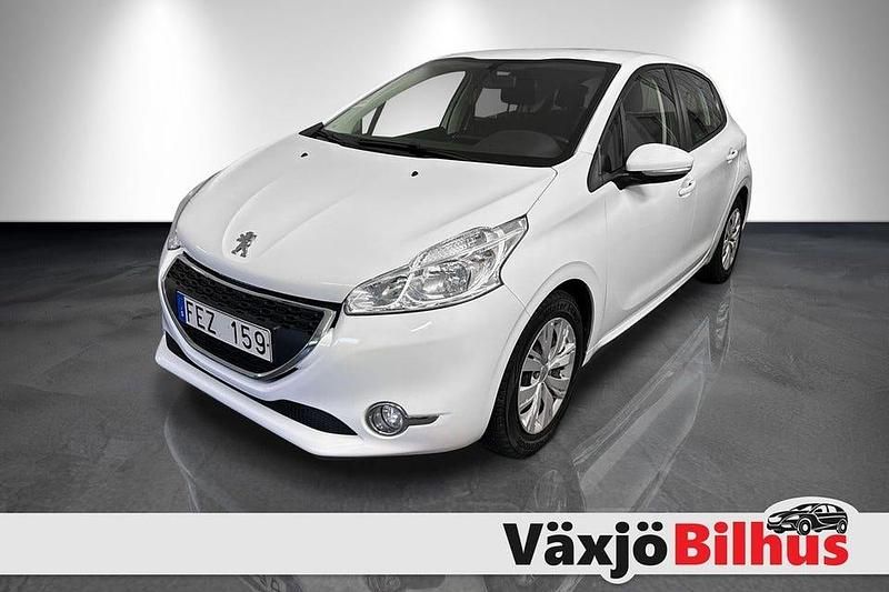 Vit Begagnad 2013 Peugeot 208 Halvkombi | 59 900 kr (Marknadspris) - Bild 1/4