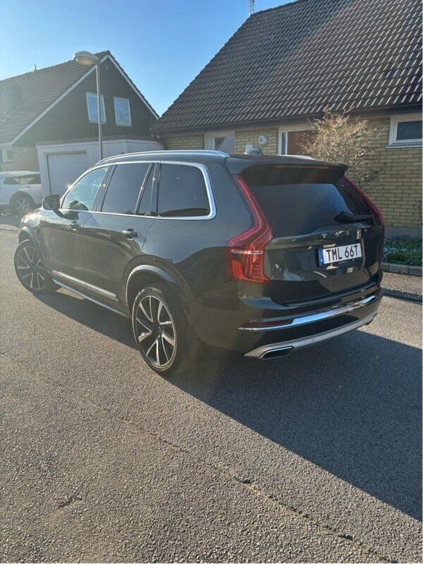 Grå Begagnad 2020 Volvo XC90 Inscription SUV | 529 000 kr (Marknadspris) - Bild 1/4