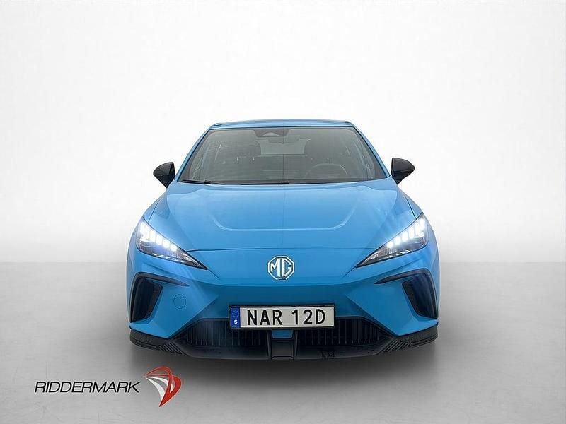 Begagnad MG MG4 EV 125 kW (170 HK) 2023 Blå Halvkombi