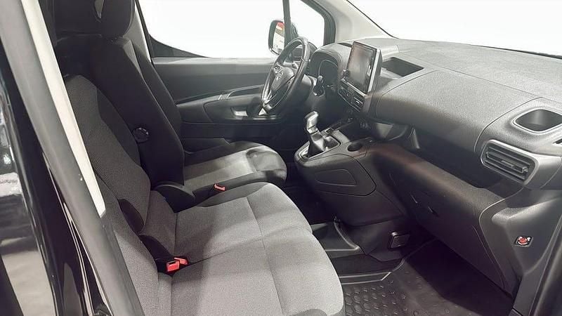 Begagnad Opel Combo 102 HK (75 kW) 2019 Svart Minibuss