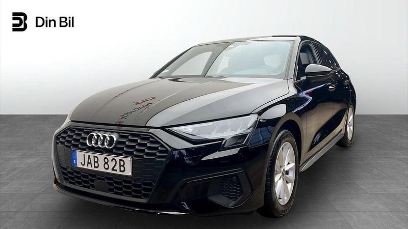 Svart Begagnad 2022 Audi A3 Sportback Proline Halvkombi | 229 000 kr (Marknadspris) - Bild 1/4