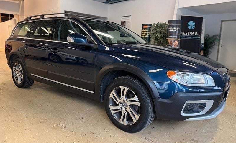 Blå Begagnad 2013 Volvo XC70 Momentum SUV | 154 900 kr (Marknadspris) - Bild 1/4