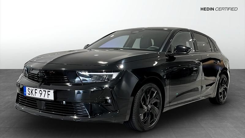 Svart (black) Begagnad 2022 Opel Astra GS Line Halvkombi | 279 900 kr (Lite dyr) - Bild 1/4