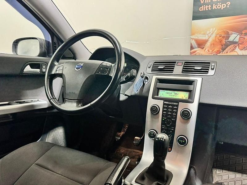 Begagnad Volvo V50 Momentum 116 HK (85 kW) 2010 Grå Kombi