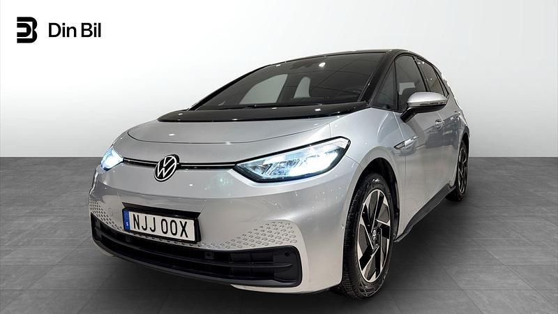 Silver Begagnad 2023 VW ID.3 Pro Performance Halvkombi | 279 900 kr (Marknadspris) - Bild 1/4