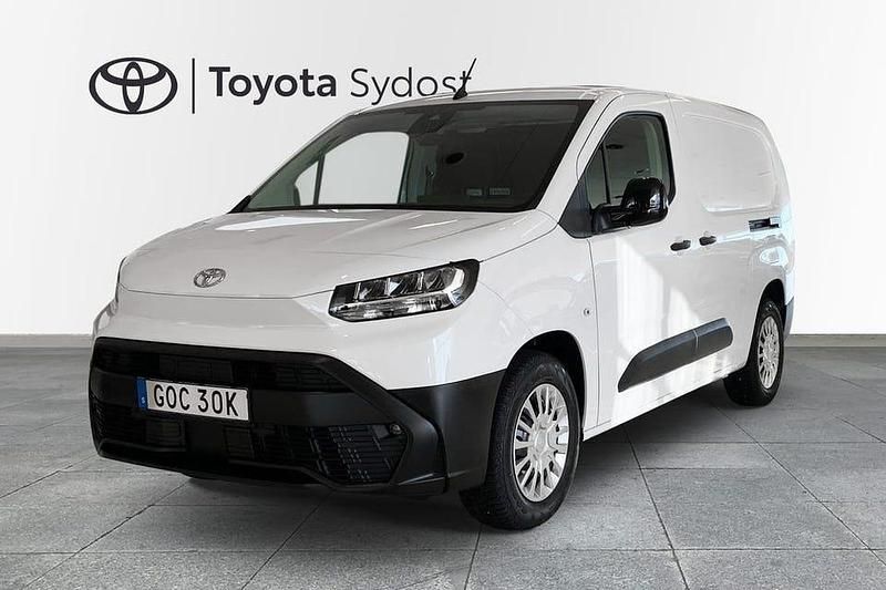 Vit Begagnad 2025 Toyota Proace City City Van | 359 000 kr (Marknadspris) - Bild 1/1