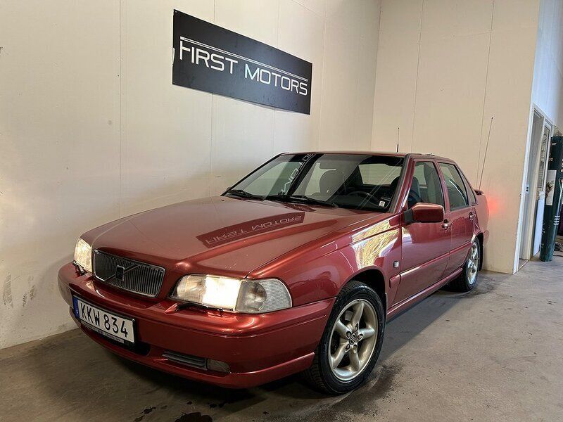 Röd Begagnad 1997 Volvo S70 Sedan | 23 900 kr - Bild 1/4