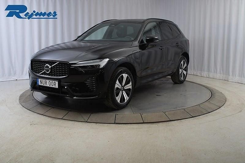 Begagnad Volvo XC60 Plus 253 HK (186 kW) 2022 Onyx svart metallic SUV