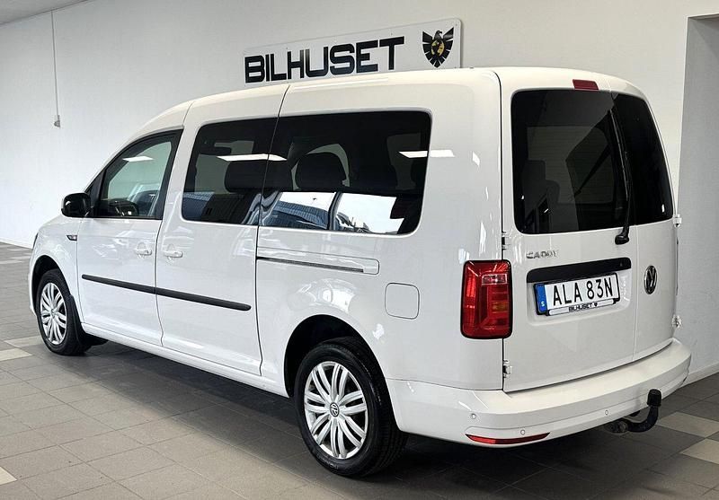 Begagnad VW Caddy Maxi Life Life 102 HK (75 kW) 2019 Vit Minibuss