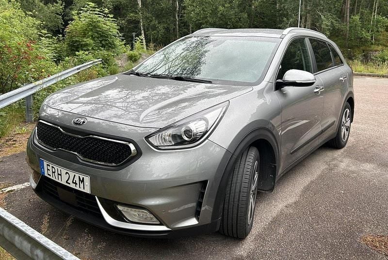 Grå Begagnad 2019 Kia Niro Advance SUV | 175 000 kr (Bra pris) - Bild 1/4