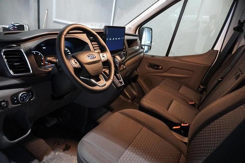 Begagnad Ford Transit Trend 131 HK (96 kW) 2023 Vit Van
