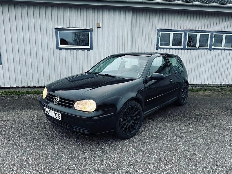 Begagnad 2000 VW Golf IV Halvkombi | 49 999 kr - Bild 1/4