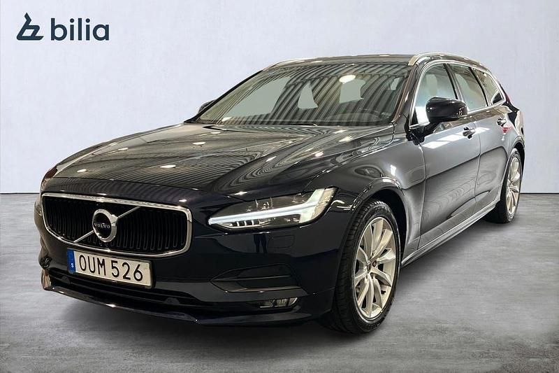 Mörkblå (blå) Begagnad 2018 Volvo V90 Momentum Kombi | 259 900 kr (Marknadspris) - Bild 1/3