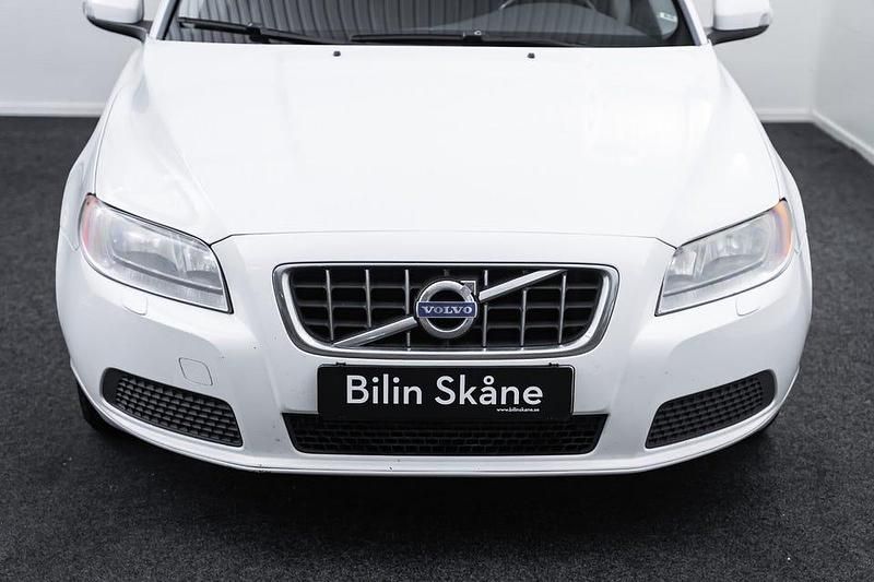 Begagnad Volvo V70 163 HK (119 kW) 2011 Vit Kombi