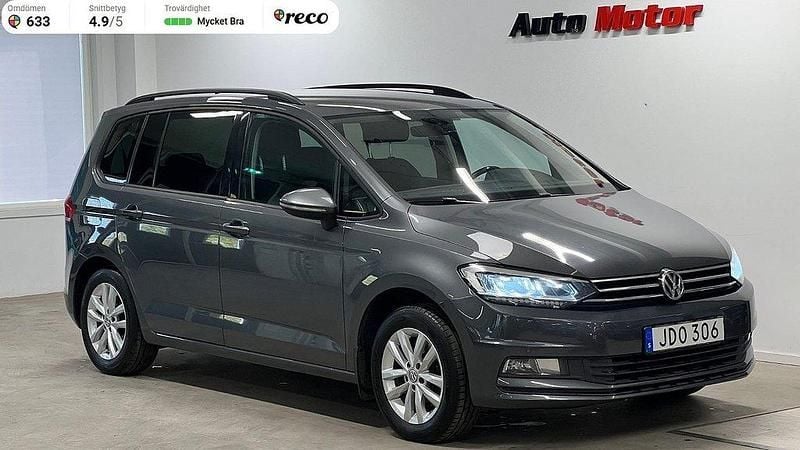 Mörkgrå Begagnad 2016 VW Touran Minibuss | 169 900 kr (Marknadspris) - Bild 1/3