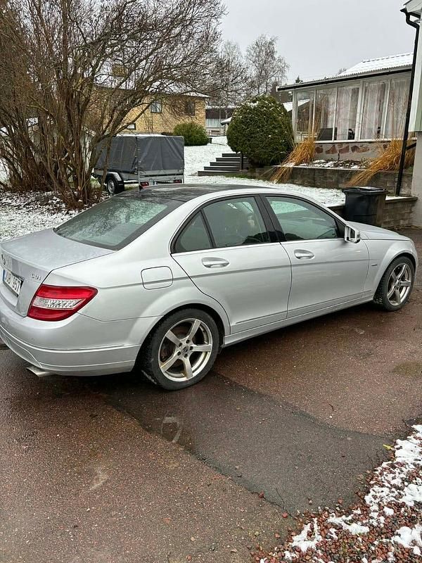 Begagnad Mercedes C320 260 HK (191 kW) 2009