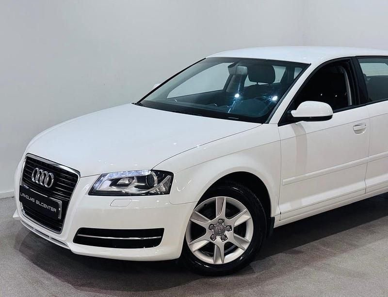 Begagnad Audi A3 Attraction 105 HK (77 kW) 2013 Vit