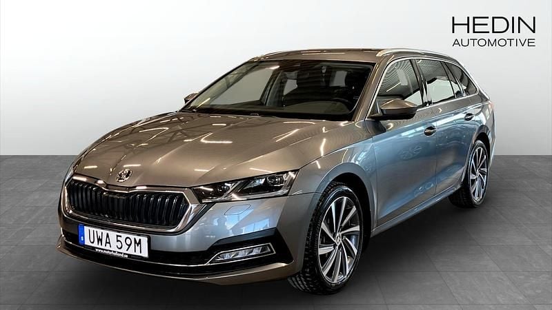Grå Begagnad 2024 Skoda Octavia Kombi | 309 900 kr (Marknadspris) - Bild 1/4