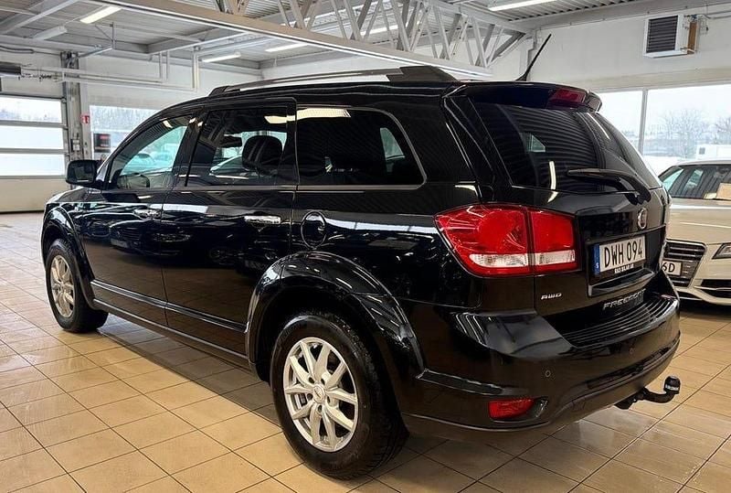 Begagnad Fiat Freemont Sport 170 HK (125 kW) 2015 Svart SUV