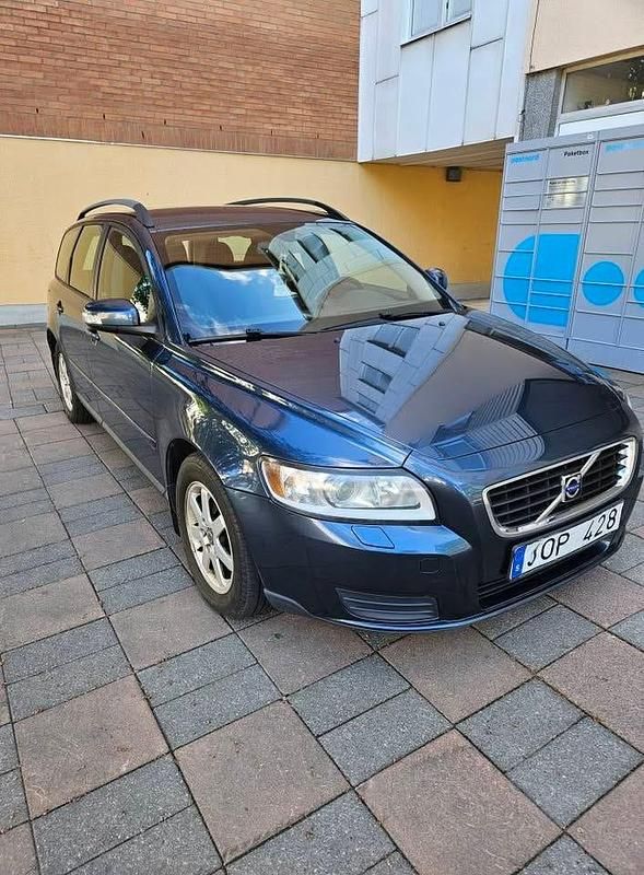 Begagnad 2009 Volvo V50 Kombi | 32 900 kr (Bra pris) - Bild 1/4