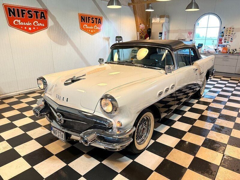 Begagnad Buick Special 220 HK (161 kW) 1956 Flerfärgad Cab