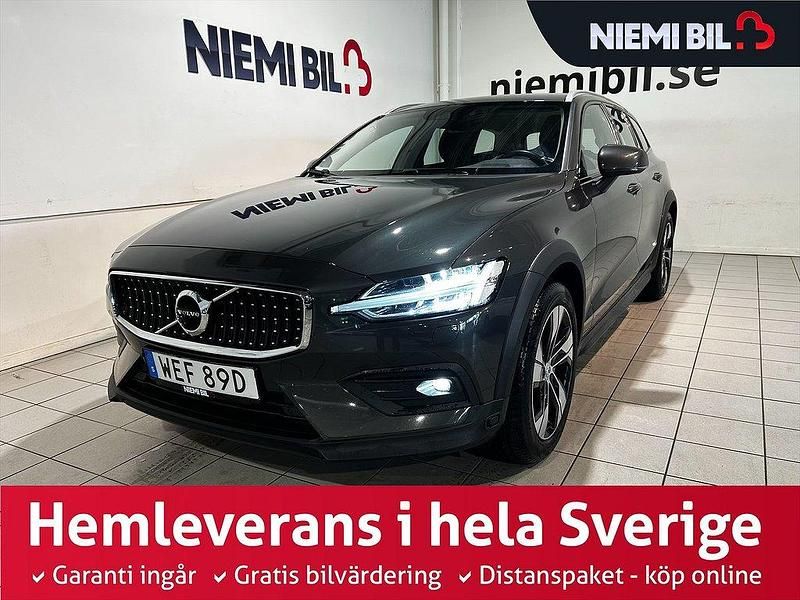 Mörkgrå (grå) Begagnad 2021 Volvo V60 CC Kombi | 334 900 kr (Marknadspris) - Bild 1/3