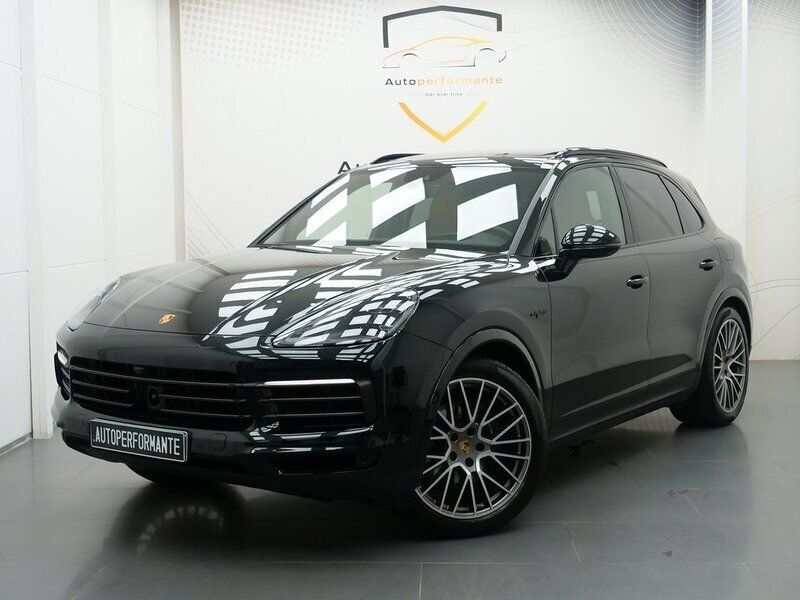Begagnad 2023 Porsche Cayenne Platinum Edition SUV | 999 000 kr (Dyr) - Bild 1/4