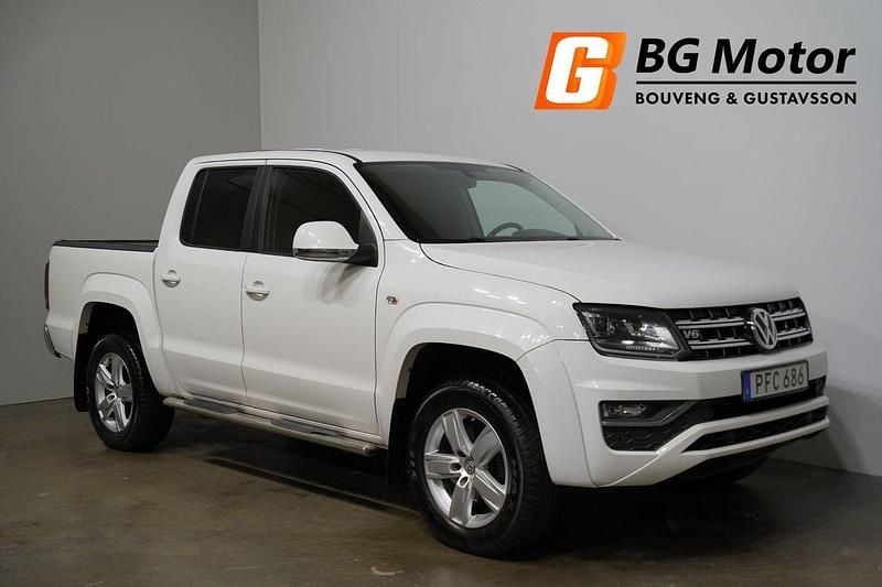 Vit Begagnad 2017 VW Amarok Highline Pickup | 239 900 kr (Marknadspris) - Bild 1/4