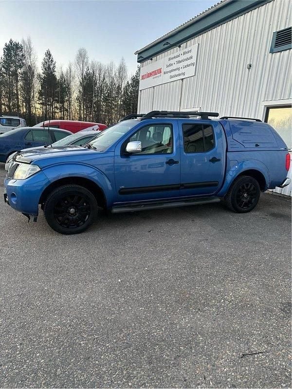Blå Begagnad 2011 Nissan Navara Pickup | 98 000 kr (Marknadspris) - Bild 1/1