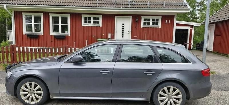 Grå Begagnad 2013 Audi A4 Kombi | 60 000 kr (Superpris) - Bild 1/4