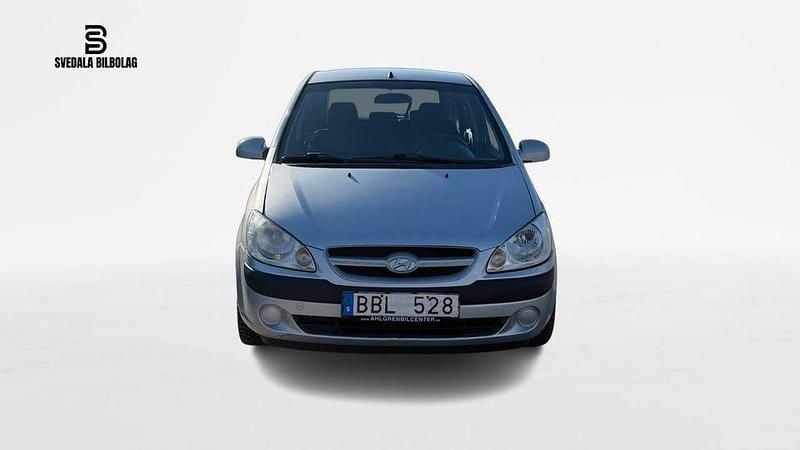 Begagnad Hyundai Getz 98 HK (72 kW) 2006 Silver Halvkombi