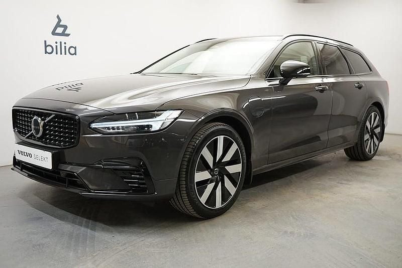 Grå Begagnad 2025 Volvo V90 Plus Kombi | 489 900 kr (Bra pris) - Bild 1/3