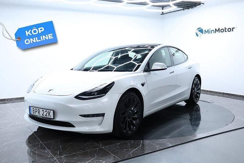 Vit Begagnad 2021 Tesla Model 3 Performance Sedan | 329 000 kr (Bra pris) - Bild 1/4