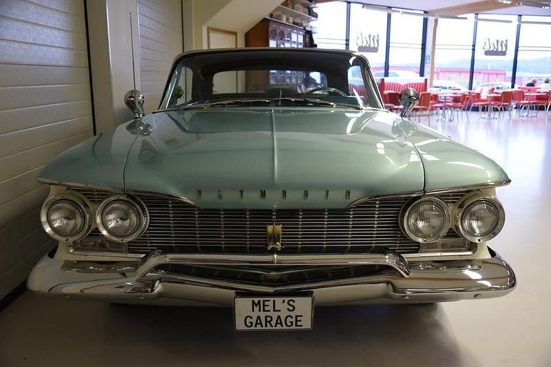 Begagnad Plymouth Fury 230 HK (169 kW) 1960 Ljus grön/vit Cab