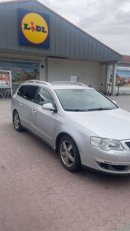 Silver Begagnad 2010 VW Passat Sportline Kombi | 20 500 kr (Marknadspris) - Bild 1/4