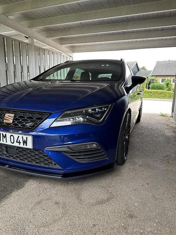 Blå Begagnad 2019 Cupra Leon Kombi | 250 000 kr (Bra pris) - Bild 1/4