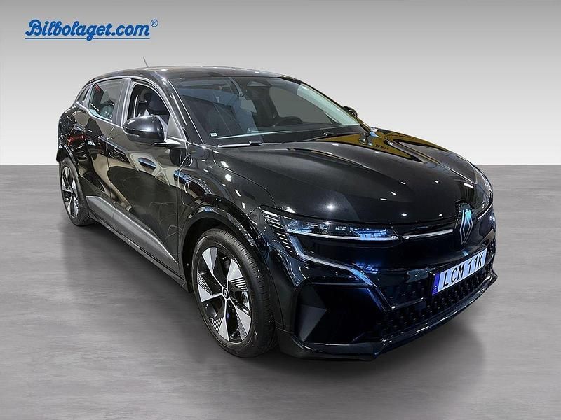 Svart Begagnad 2023 Renault Mégane Equilibre Halvkombi | 309 800 kr (Marknadspris) - Bild 1/4