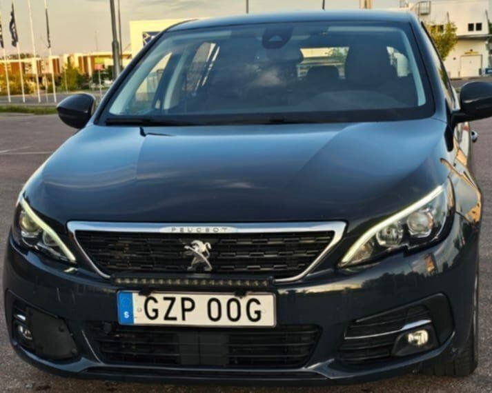 Grå Begagnad 2019 Peugeot 308 Active Halvkombi | 139 000 kr (Bra pris) - Bild 1/4