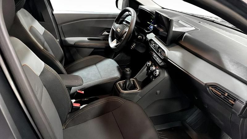 Ny Dacia Sandero Stepway 110 HK (80 kW) 2025 Grå